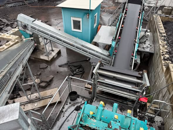 Kompletna linia kruszące-przesiewająca SBM Mineral Processing